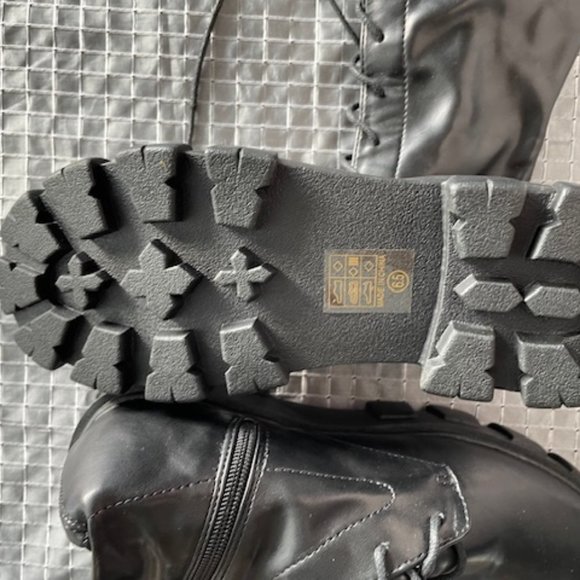 Vinyl boots new unisex size men 6.5 women 5 main image 5